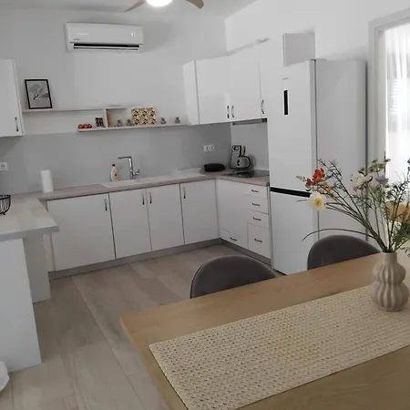 Apartment House 2 *
